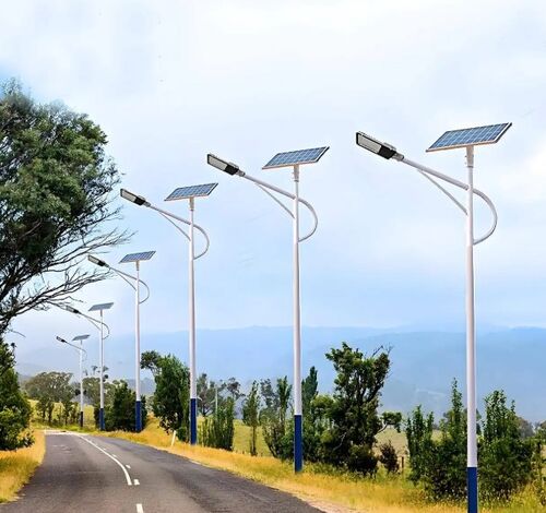 Dernières nouvelles de l'entreprise Le don de lampadaires réchauffe le cœur des habitants et donne un élan à la beauté de la campagne.