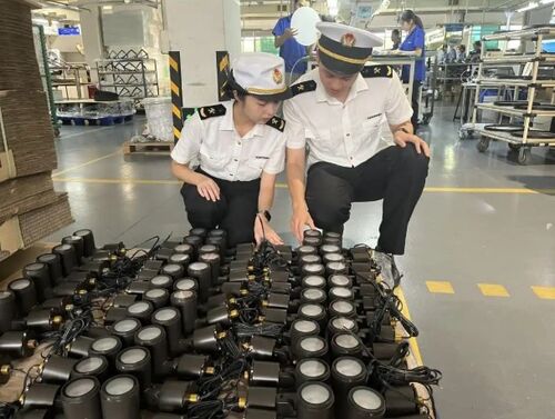 Berita perusahaan terbaru tentang Lampu JMK Light Up Pasar Luar Negeri
